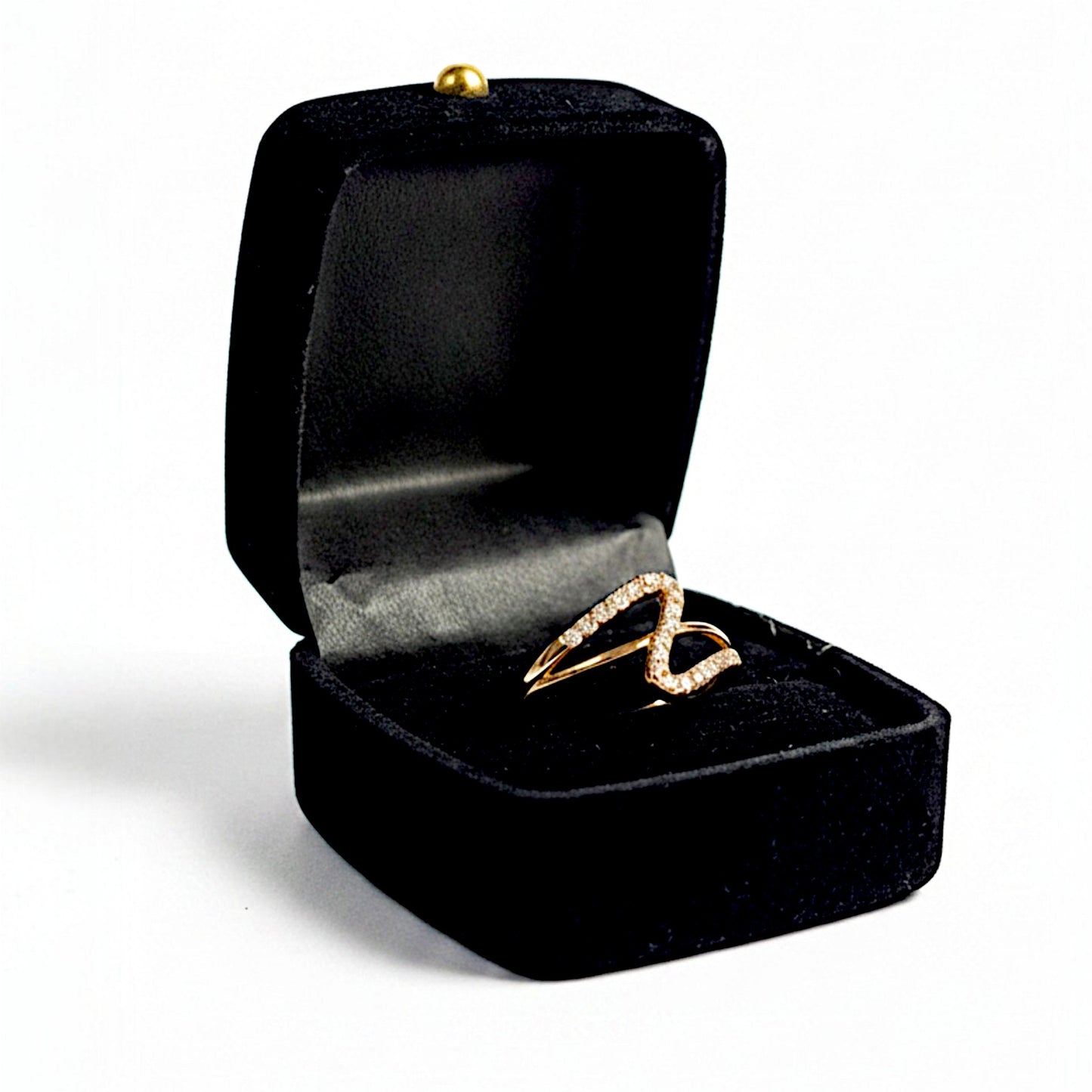Adjustable elegant statement ring golden